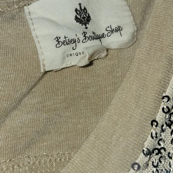 Boutique sequined tank. Never worn! - Picture 3 of 4